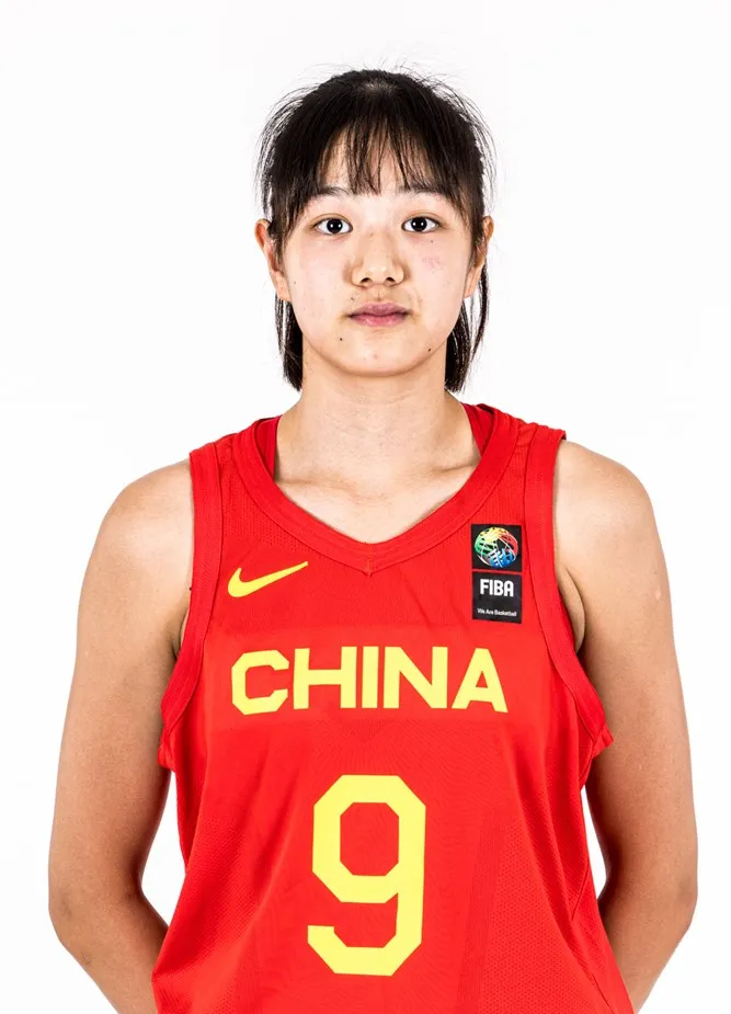 加时末段里尔回应争议：CBA季后赛节点到来，气氛紧张，心理建设被强调 