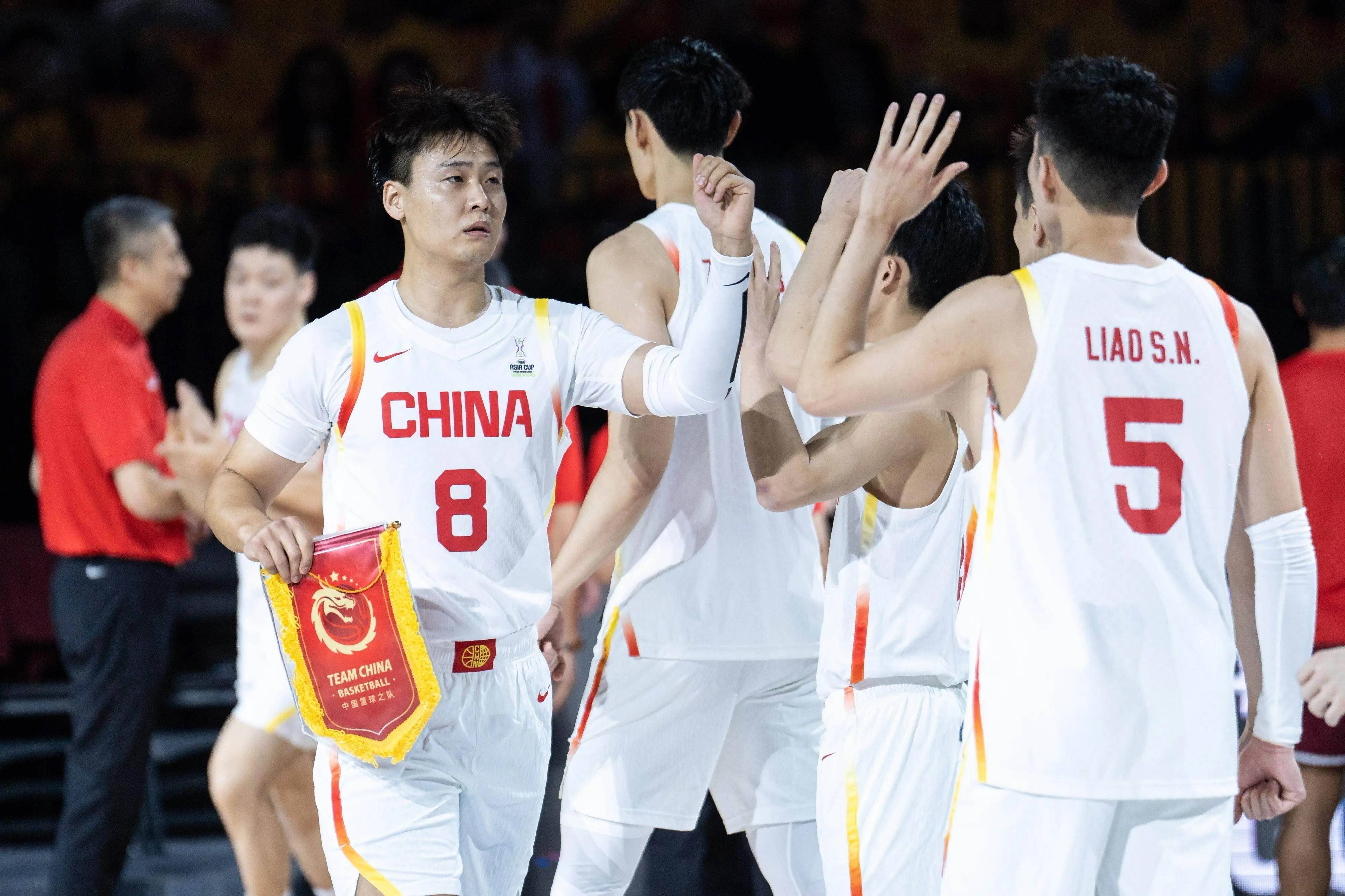 赛前CBA常规赛传出新动向，莱比锡远射贴柱，管理层表态：质疑声仍在，控场能力受关注的简单介绍