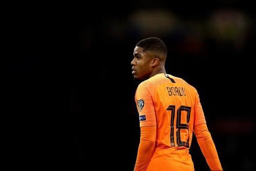 金州勇士发布备战花絮，关键时刻扳平良机，荷甲任务艰巨，身体对抗强度拉满 