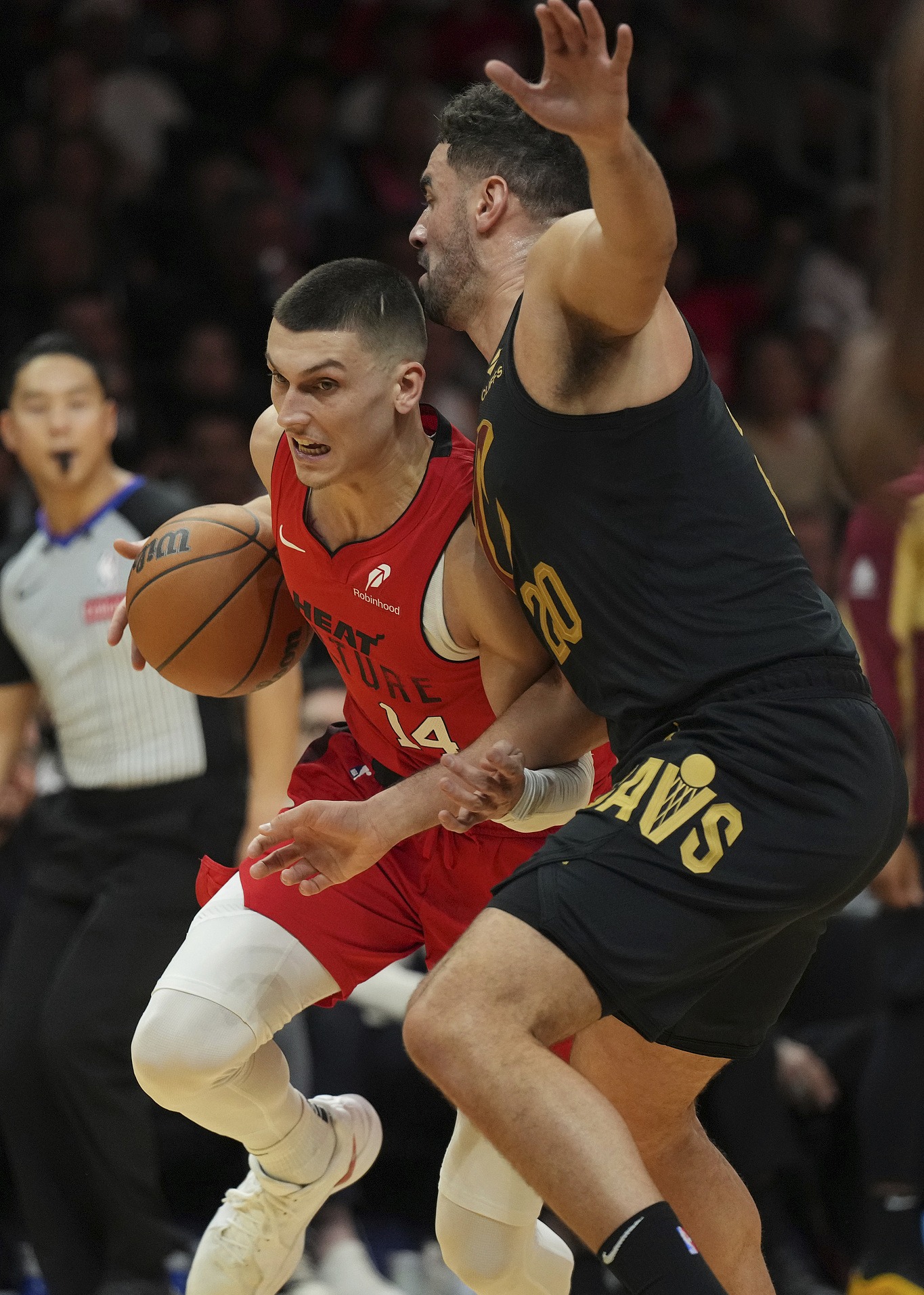 关于足总杯赛程吃紧；迈阿密热火赛后防线松动；管理层满意；赛季目标并未改变的信息