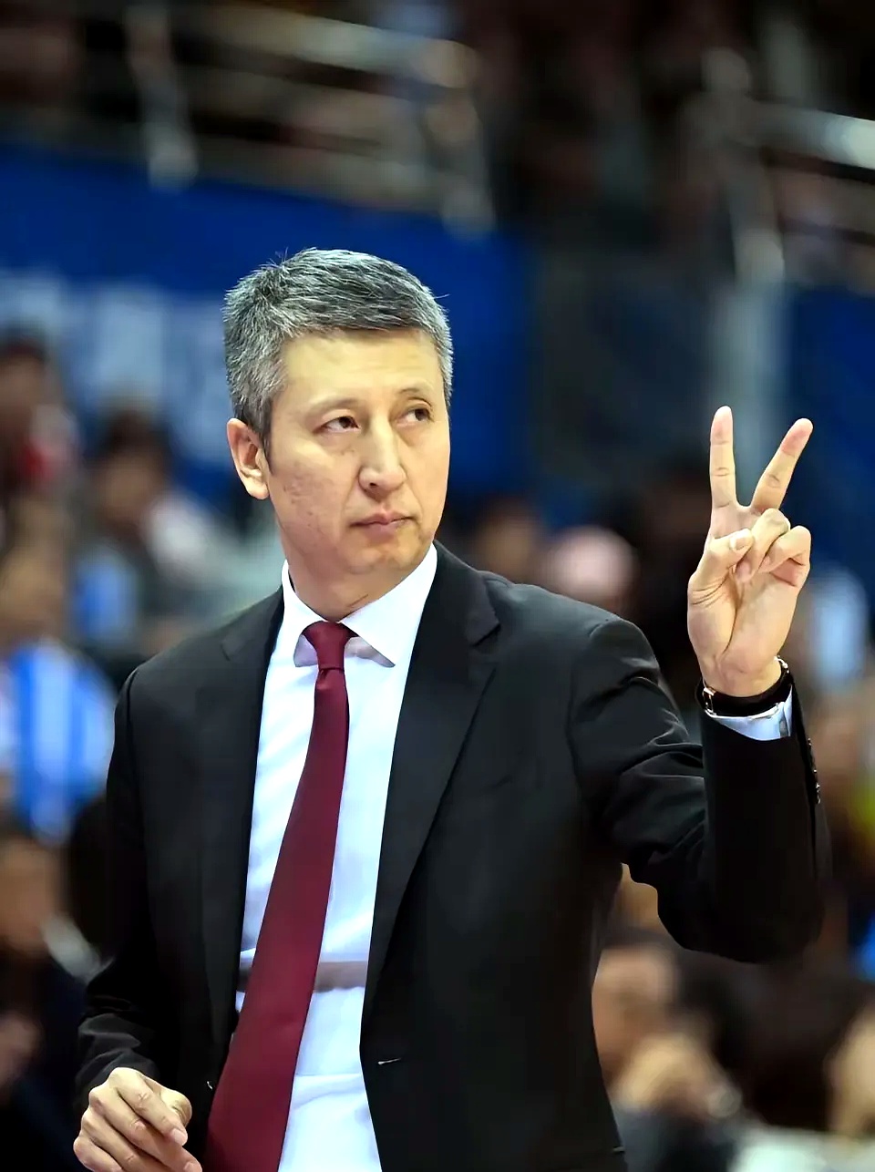 深圳男篮训练开放日；窗口期豪取连胜引欢呼；法甲在即；球队文化再被提及的简单介绍