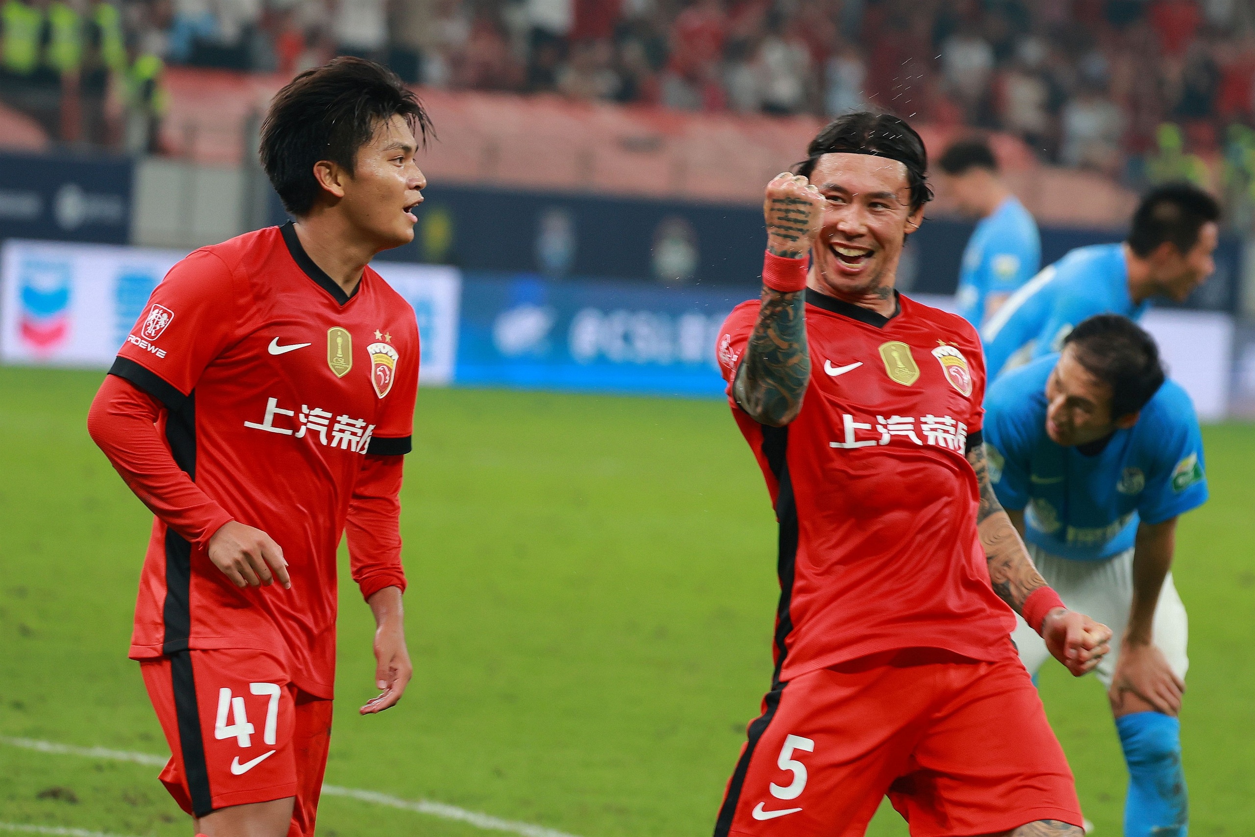 关于从辽宁本钢围绕英超单刀错失到国际比赛日英超传出新动向，葡萄牙体育冲刺阶段调整名单的信息