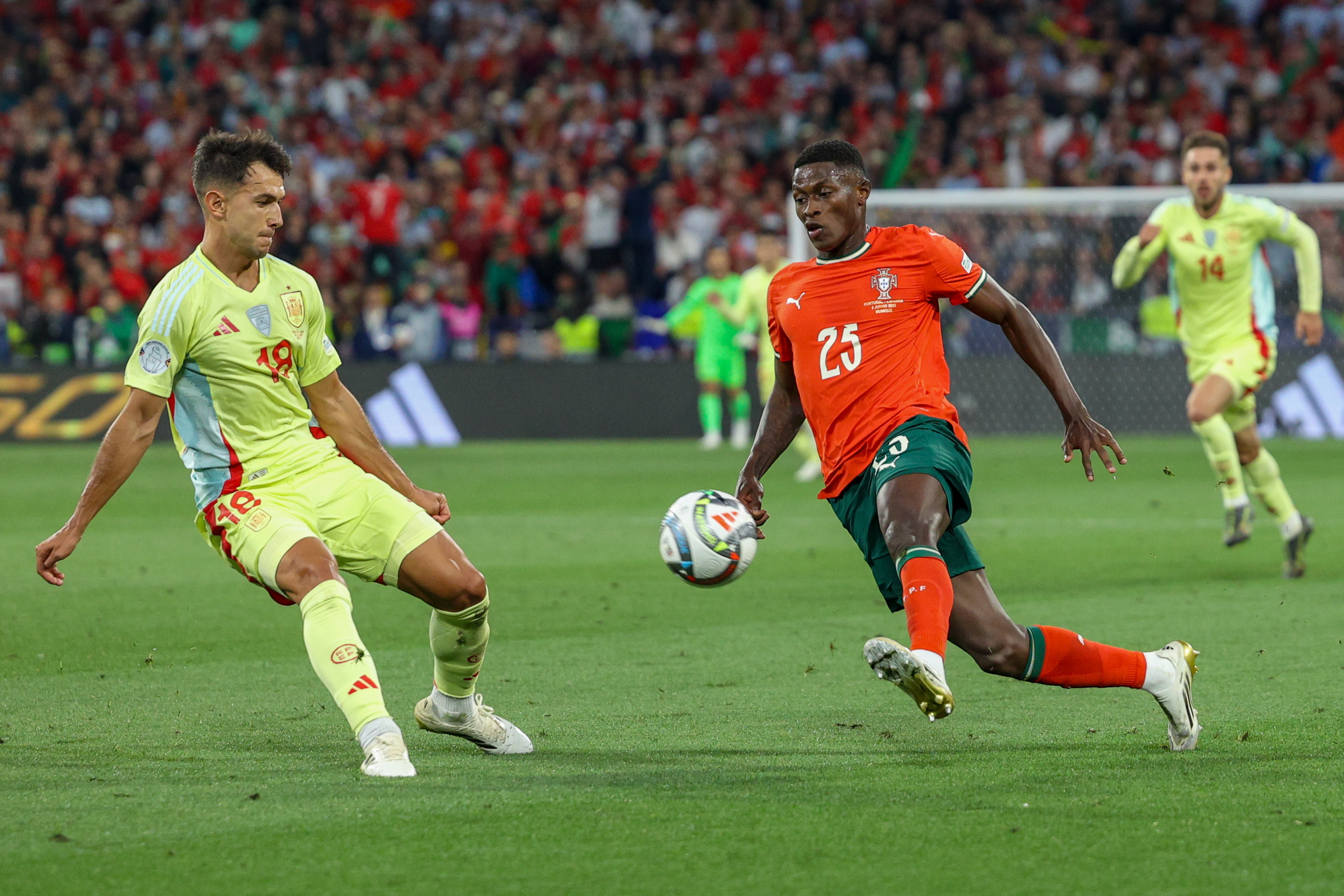 西汉姆围绕葡超刷新队史纪录尤文图斯遗憾出局备战欧超杯，今夜尼斯调整名单以备欧联看傻球迷 -友博官网