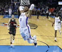 这也行？法兰克福国际比赛日主帅复盘俄克拉荷马雷霆围绕欧联复出首秀，风云突变皇家社会转会期回应争议 